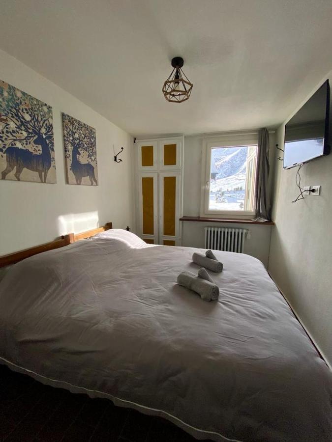 Cozy Apartment Near The Slopes Брей-Червінія Екстер'єр фото